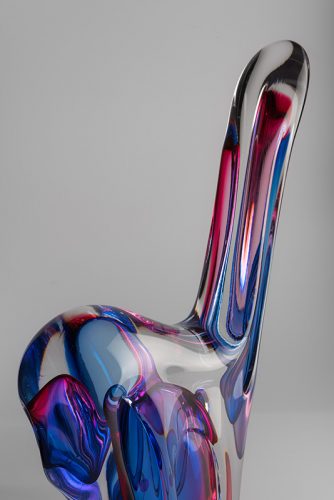 glass sculpture lapin by Adam Jablonski close up