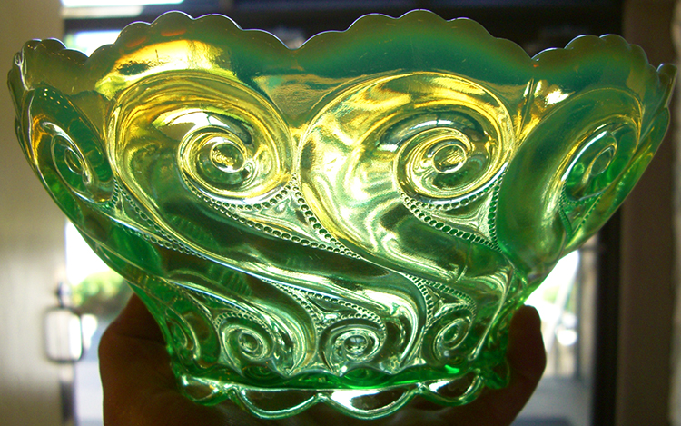 Vaseline Uranium coloured glass vase