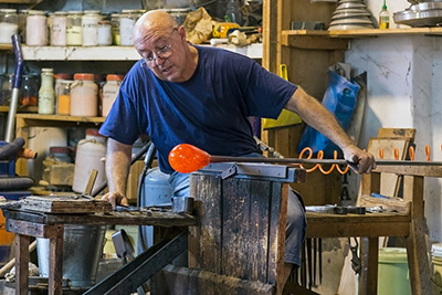 Murano glass artist